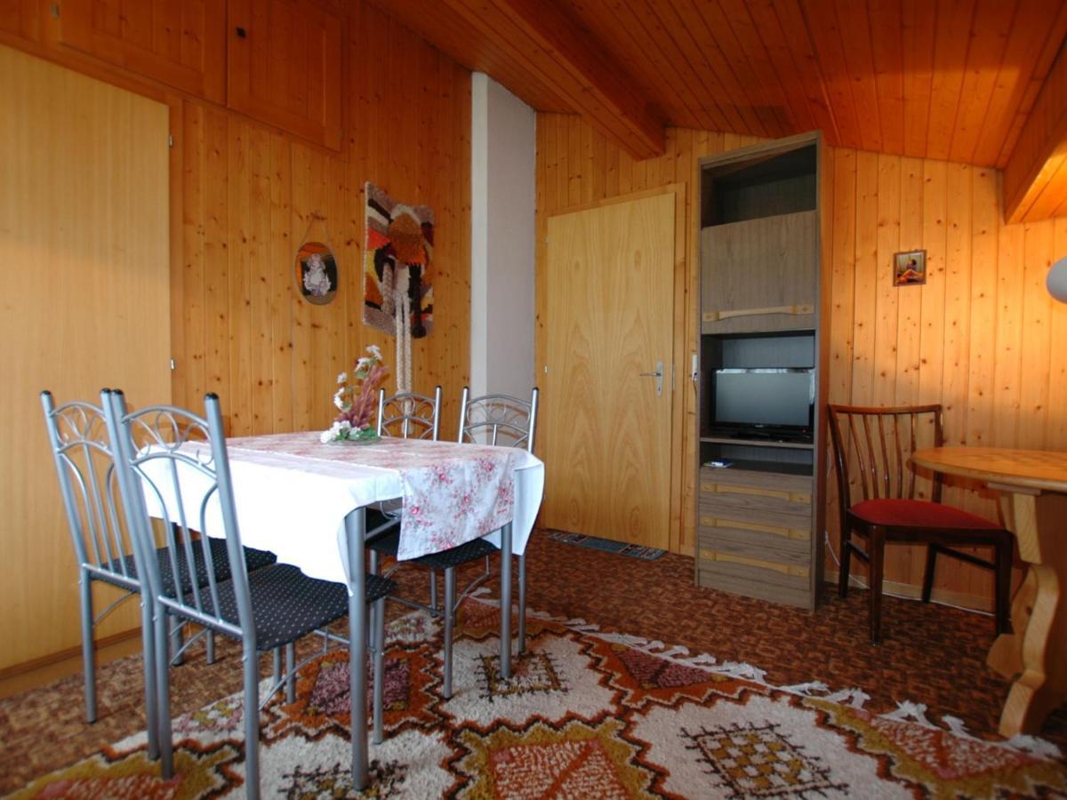 Pristine Home In A Charming Village Large Grassy Sunbathing Area View Of The M Nch And Jungfrau Wilderswil Exteriör bild